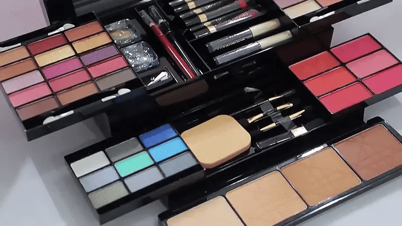 Classic Makeup Kit